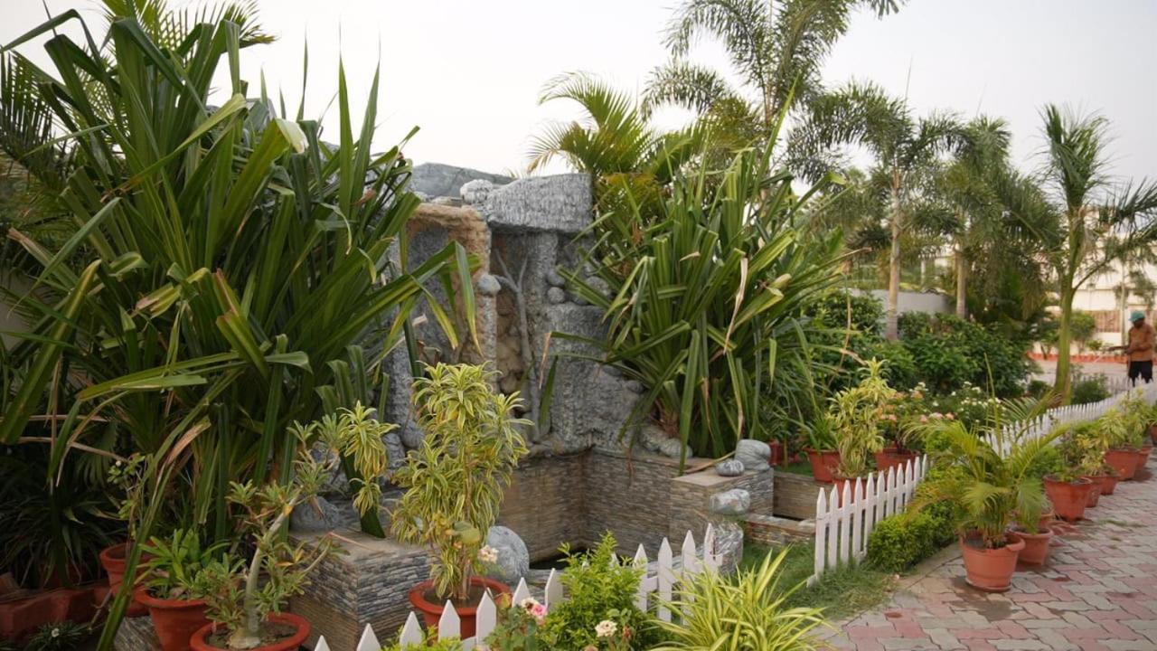 Tathastu Hotels & Banquet Hall Pipra Dewas Экстерьер фото